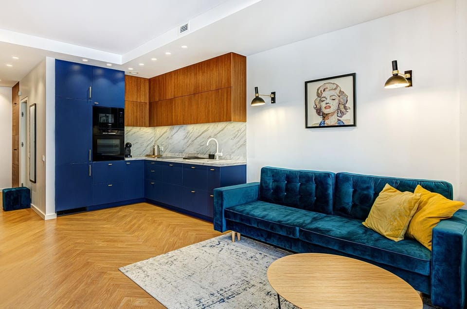 Kitchen or kitchenette, Living room, Seating area, minibar, pet friendly