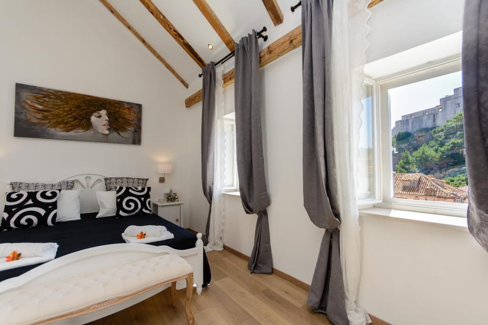 Bedroom, Landmark view