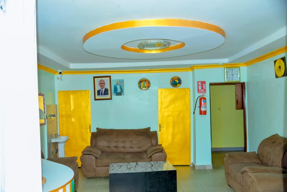 AIRPORT INN MOTEL Bed and Breakfast in Africa