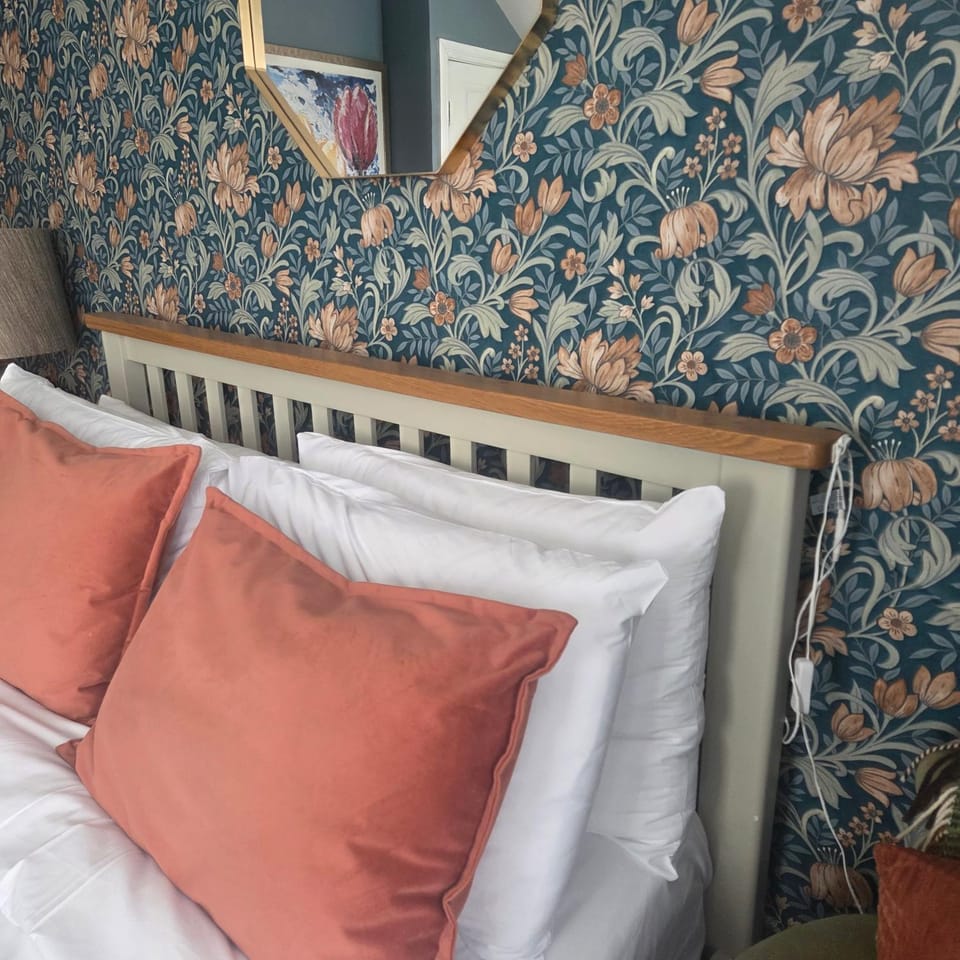 Salmon island view Vacation rental in Co. Tipperary, Ireland