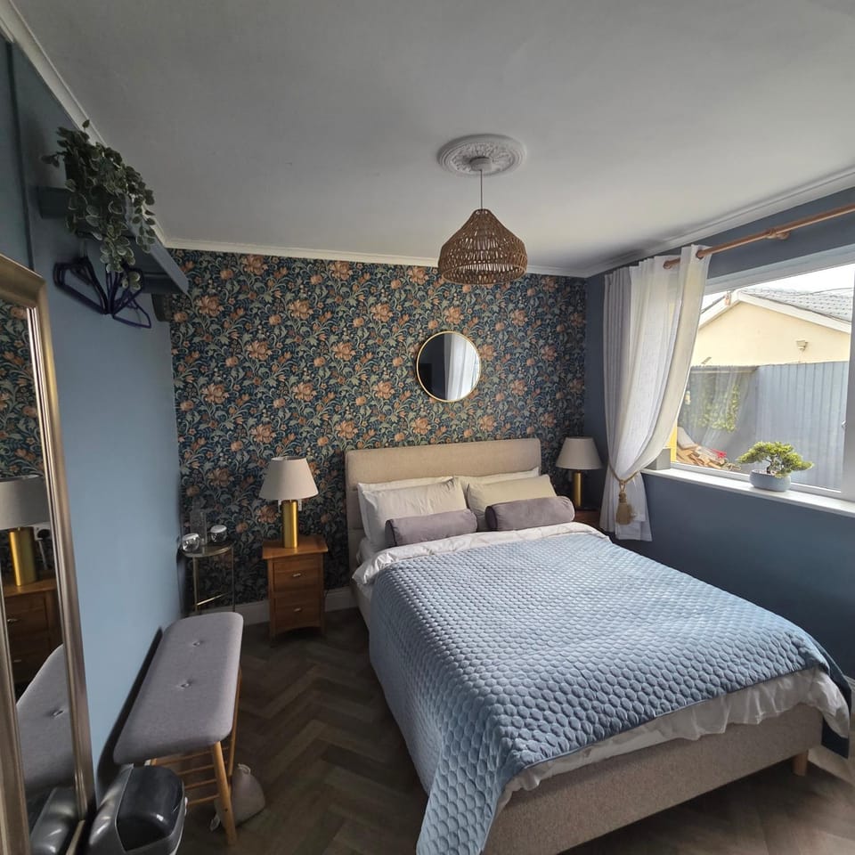 Salmon island view Vacation rental in Co. Tipperary, Ireland