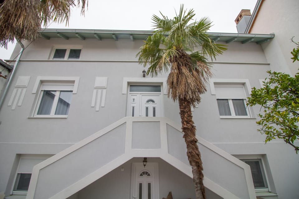 Property building, Balcony/Terrace