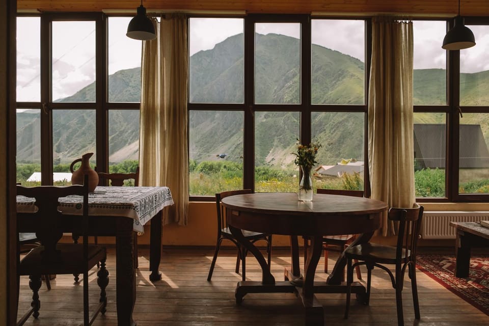 Dining area, Mountain view
