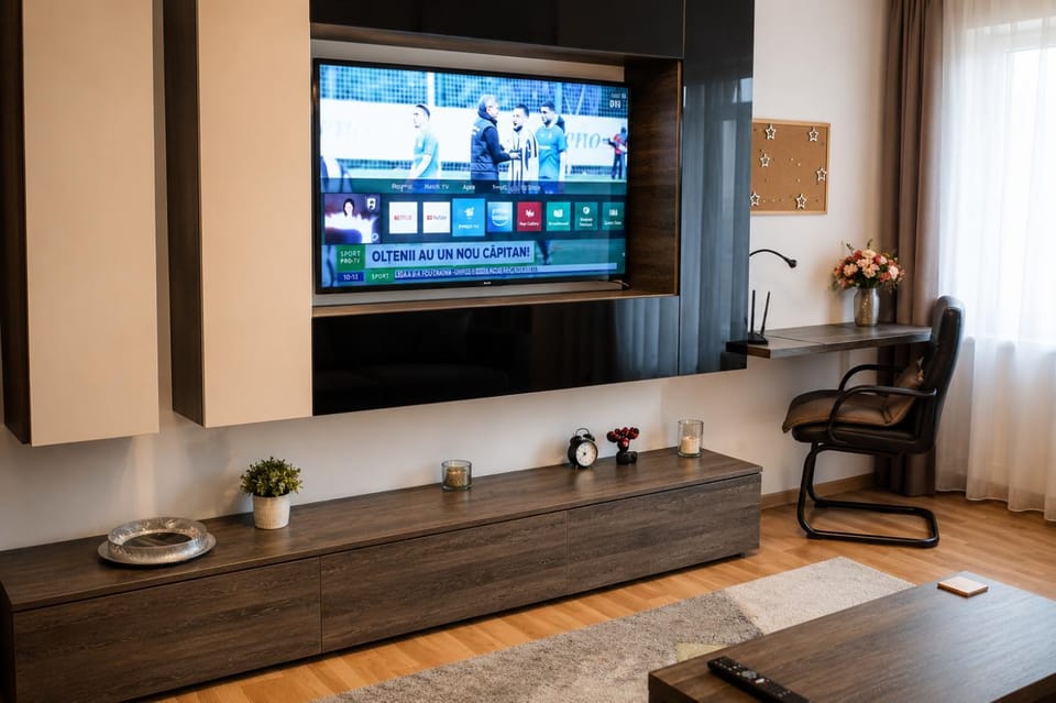 Communal lounge/ TV room, Living room