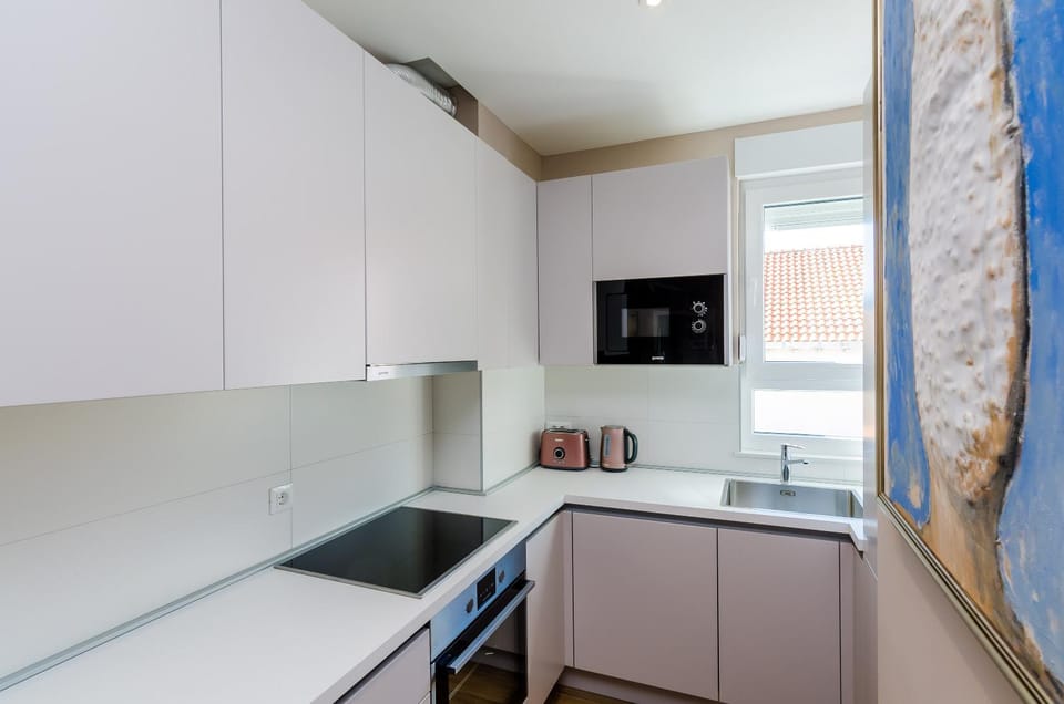 Kitchen or kitchenette, Food and drinks