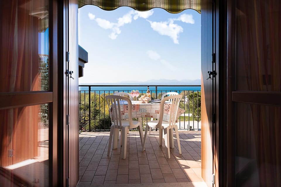 Balcony/Terrace, Lake view