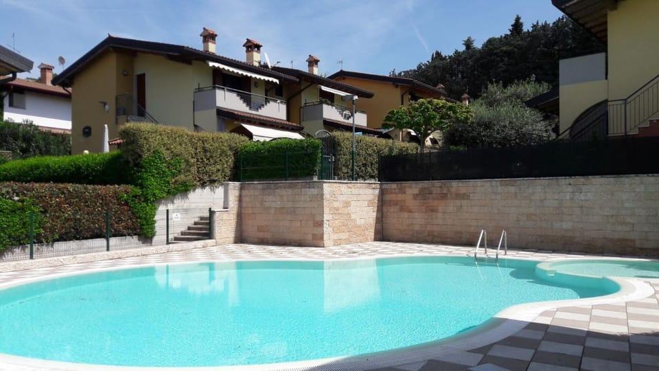 Swimming pool, Swimming pool