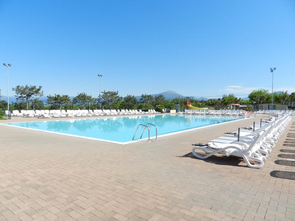 Swimming pool, Swimming pool
