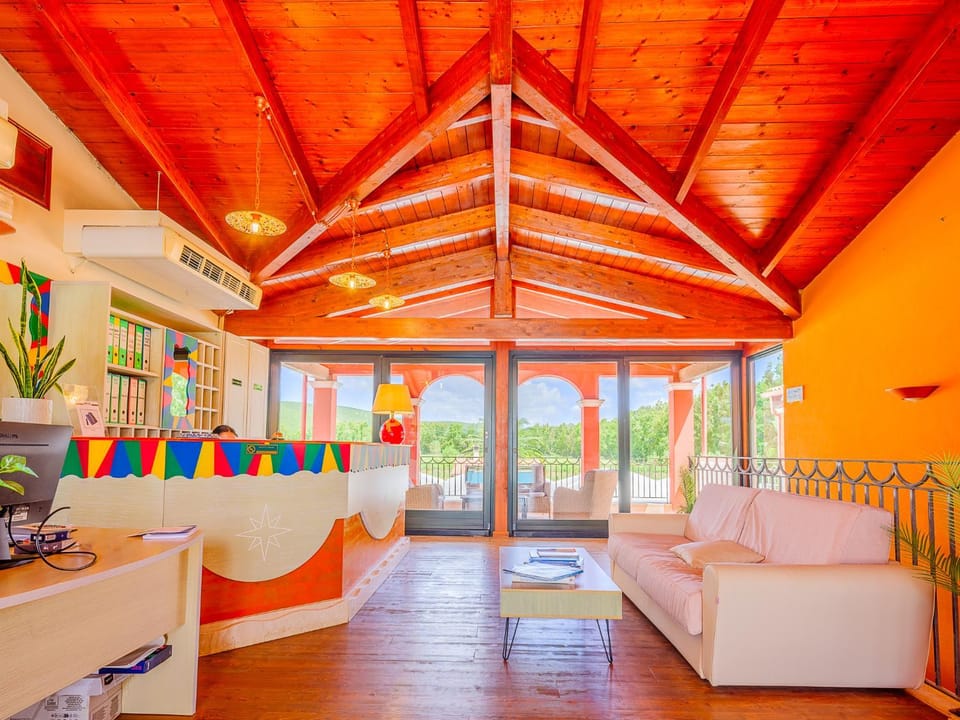 Communal lounge/ TV room, Lounge or bar