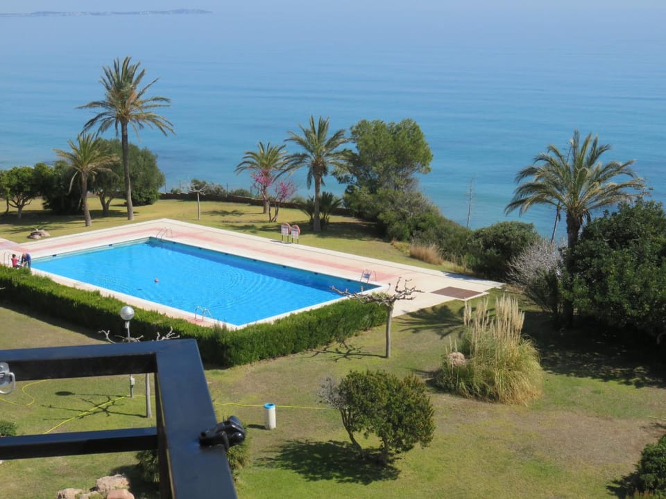 Property building, Garden view, Pool view