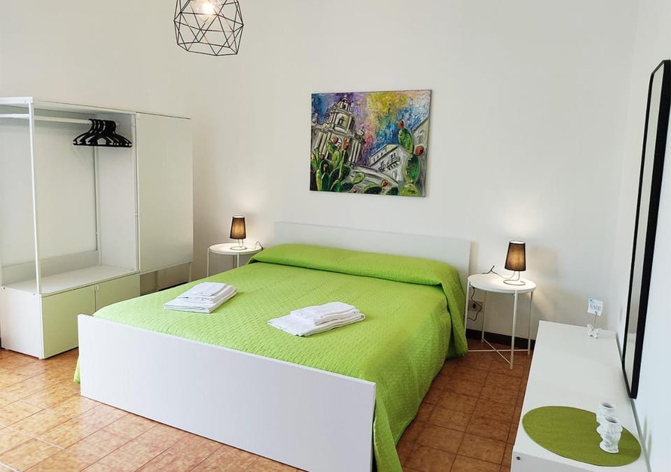 Bedroom, Guests, children, Family