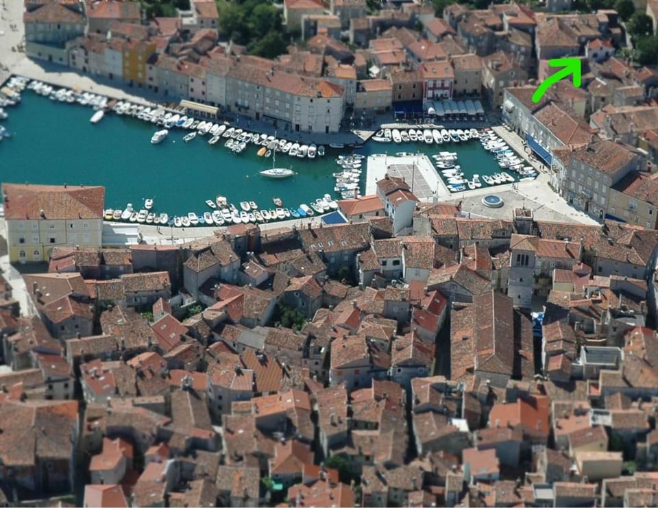 Property building, Facade/entrance, Bird's eye view