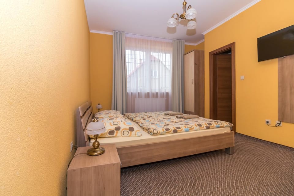 Bed, Photo of the whole room, Decorative detail, Bedroom