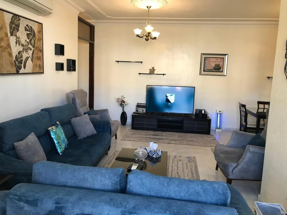 Communal lounge/ TV room, TV and multimedia, Living room, Seating area