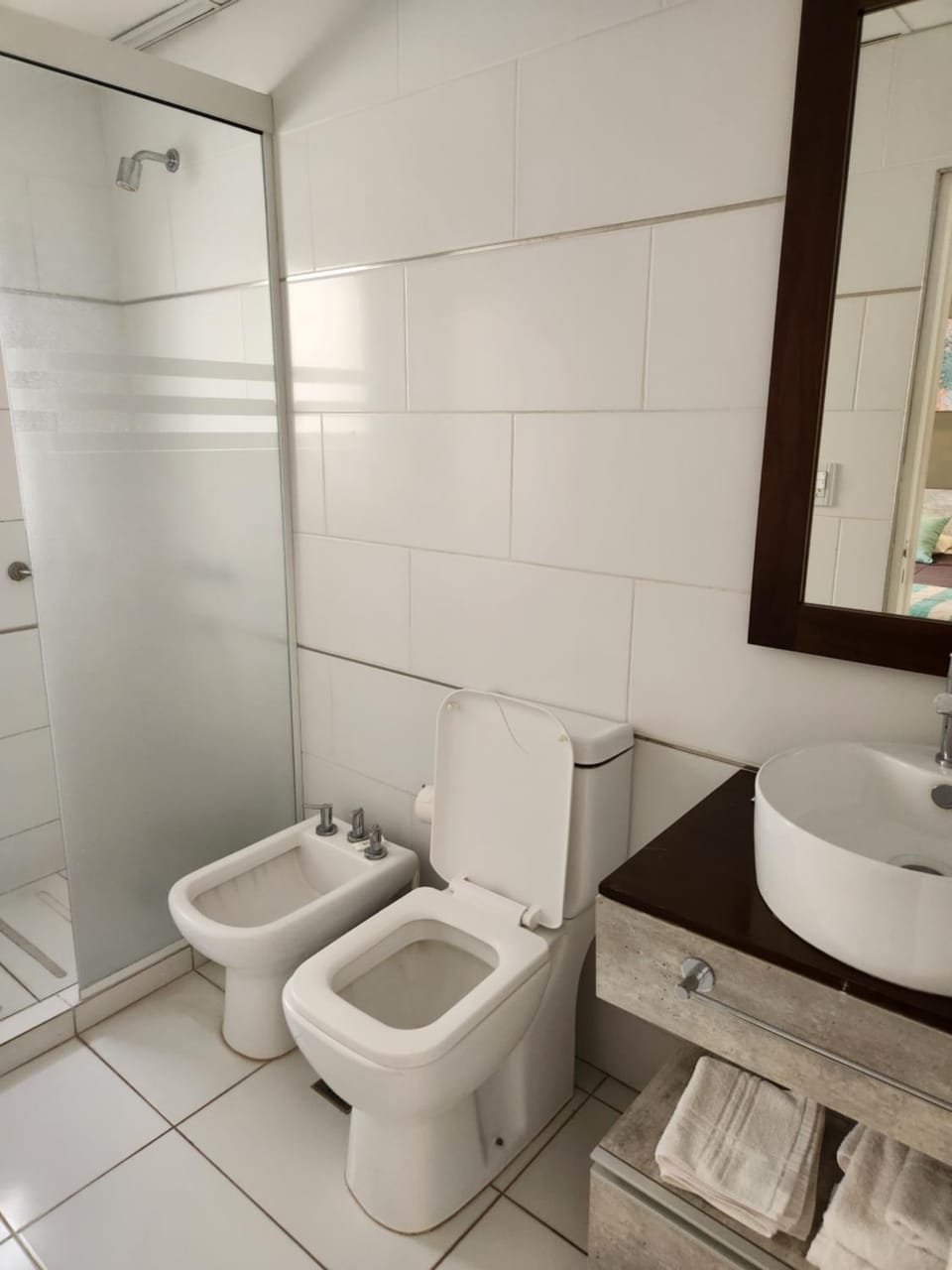 Shower, Toilet, Bathroom, bidet, towels