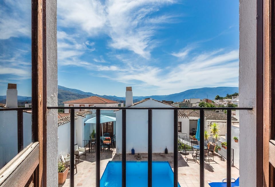 Balcony/Terrace, Mountain view, Pool view