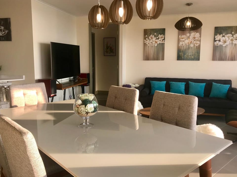 TV and multimedia, Living room, Seating area, Dining area, Evening entertainment