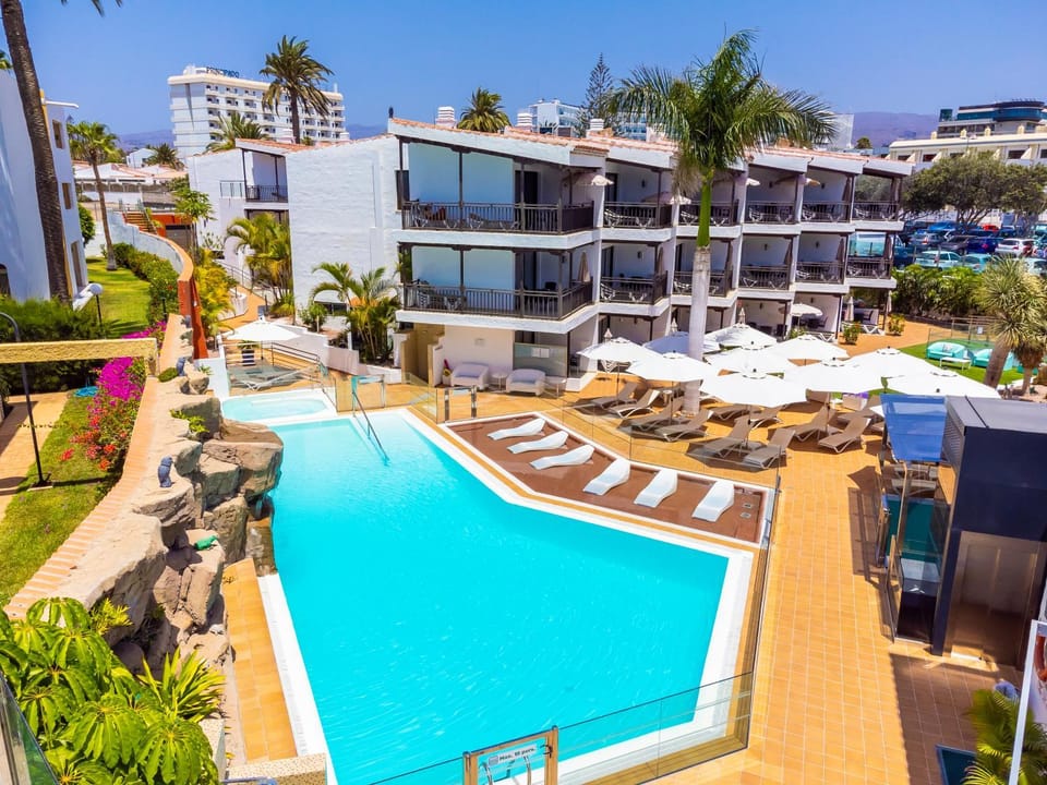 Day, Solarium, Pool view, Swimming pool