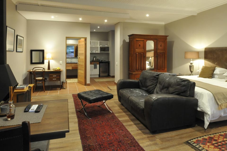 Bathroom, Coffee/tea facilities, Kitchen or kitchenette, Seating area, Dining area, Bedroom