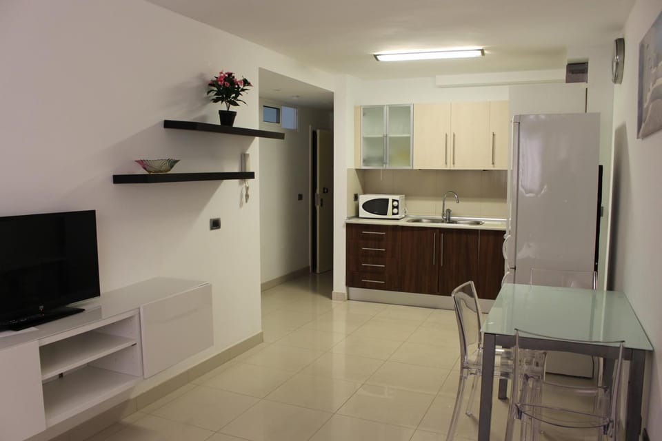 Kitchen or kitchenette, Living room, Dining area