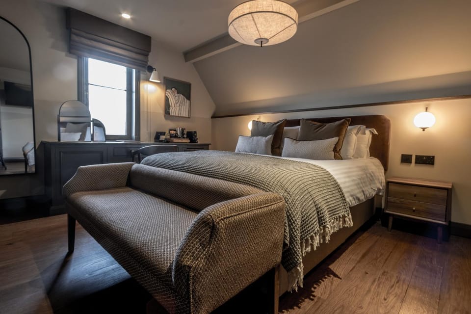 Bed, Photo of the whole room, Bedroom