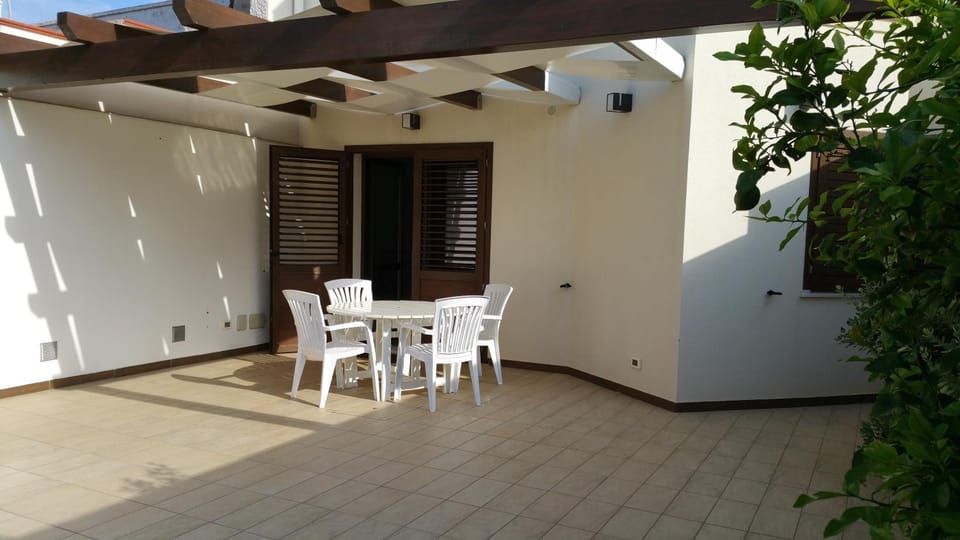 Patio, Dining area