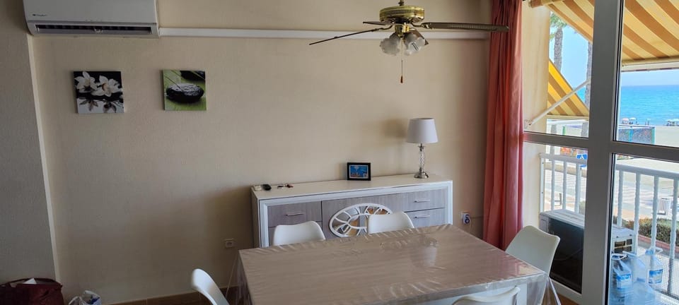 Living room, Dining area, air conditioner