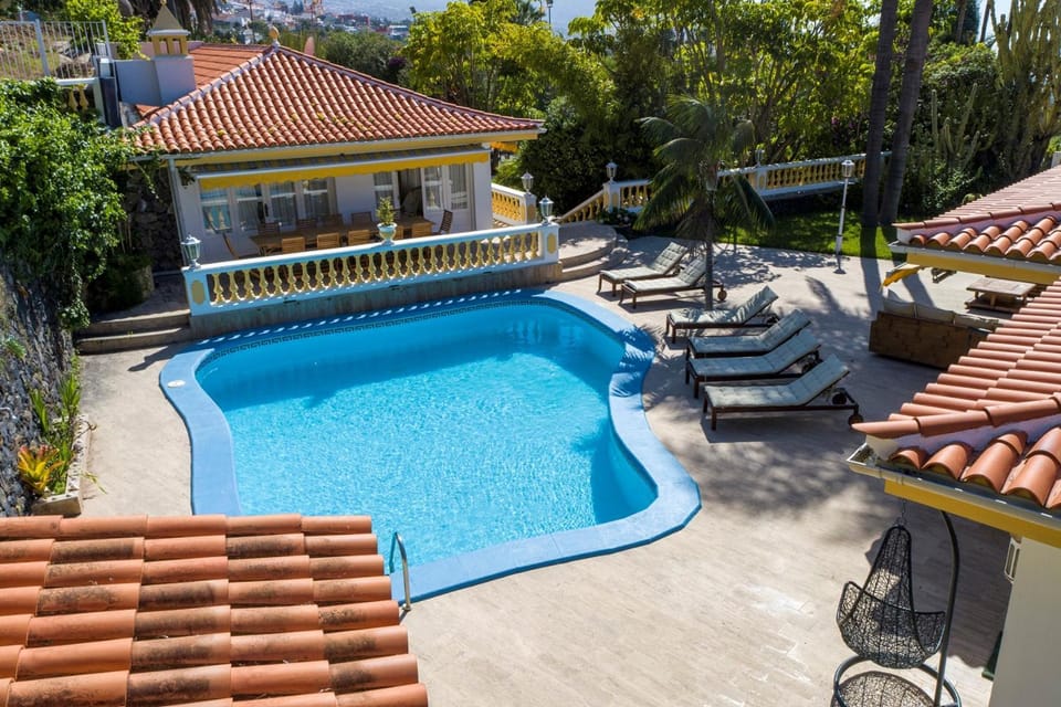 Pool view, Swimming pool