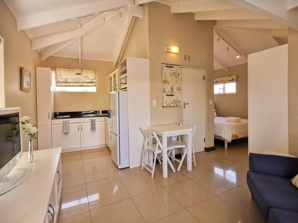 Beau Rivage Studio 112 Apartment in Plettenberg Bay