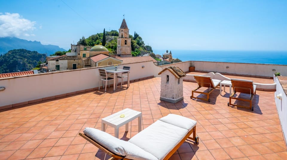 View (from property/room), Balcony/Terrace, Mountain view, Sea view, sunbed
