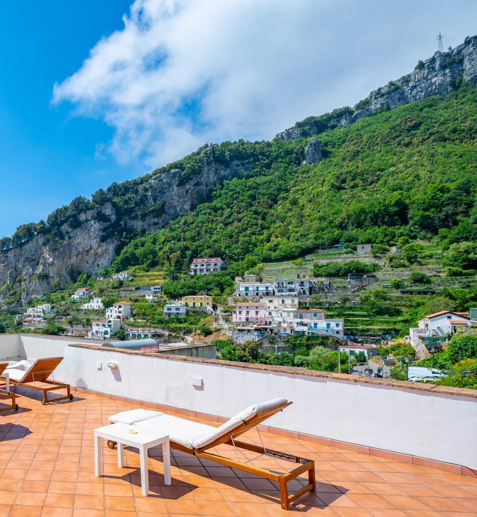 Natural landscape, Mountain view, sunbed