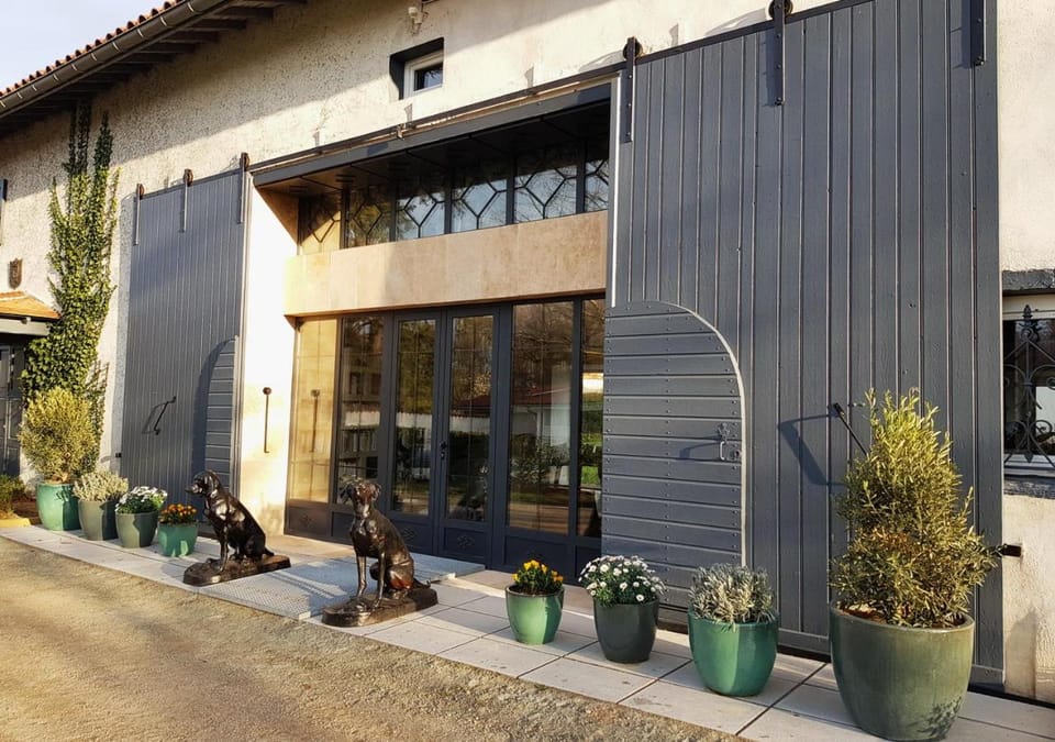 Property building, Facade/entrance