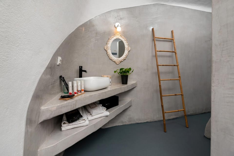 Bathroom, towels