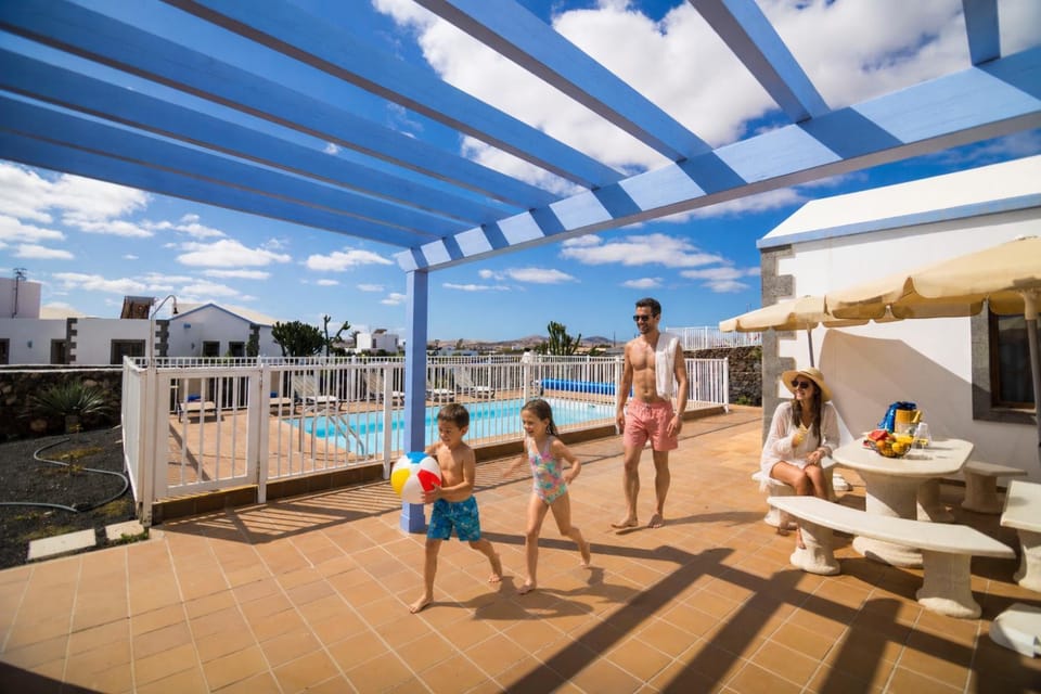 Swimming pool, Swimming pool, children, children