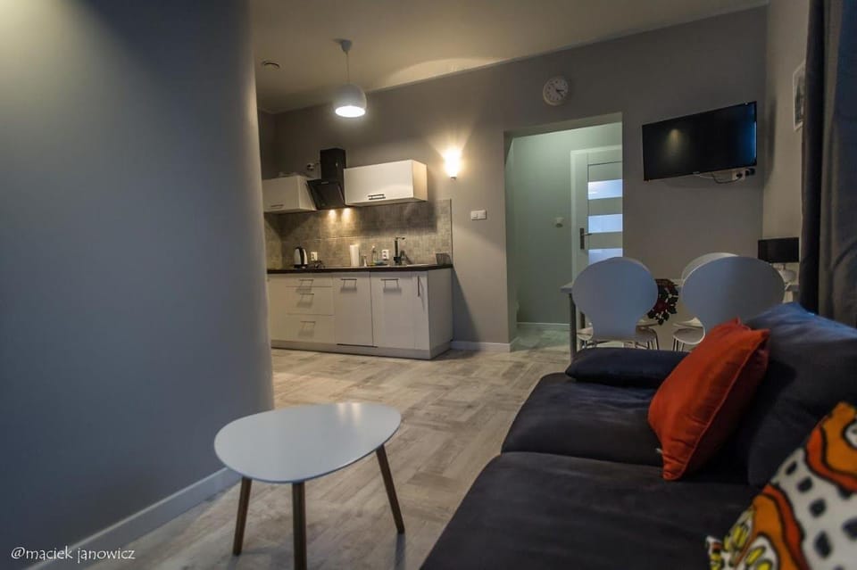 Kitchen or kitchenette, Seating area