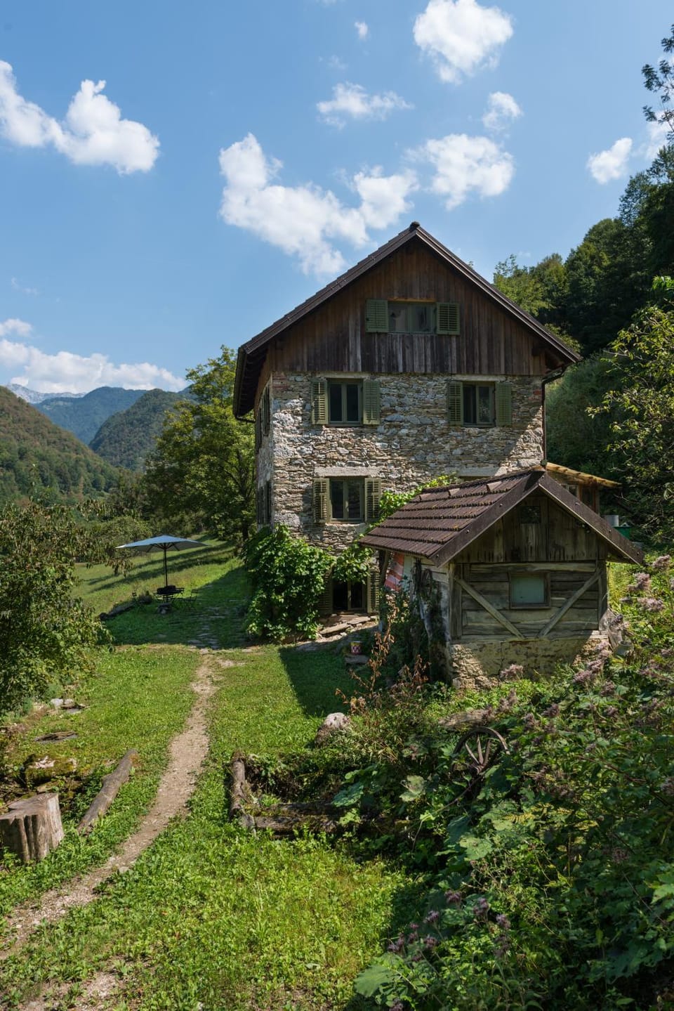 Facade/entrance, Natural landscape