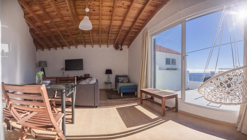 TV and multimedia, Balcony/Terrace, Balcony/Terrace, Living room, Dining area
