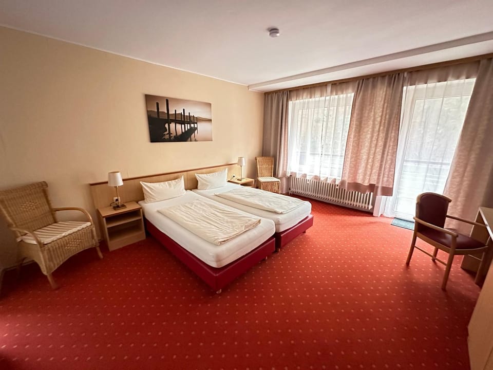 Bed, Living room, Photo of the whole room, Seating area, Bedroom