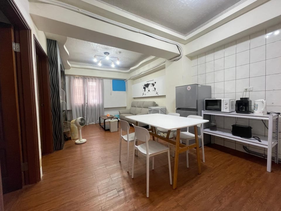 TV and multimedia, Kitchen or kitchenette, Dining area, minibar, toaster