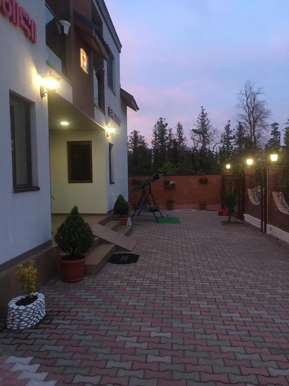 Cottage Euro Style Hotel in Georgia