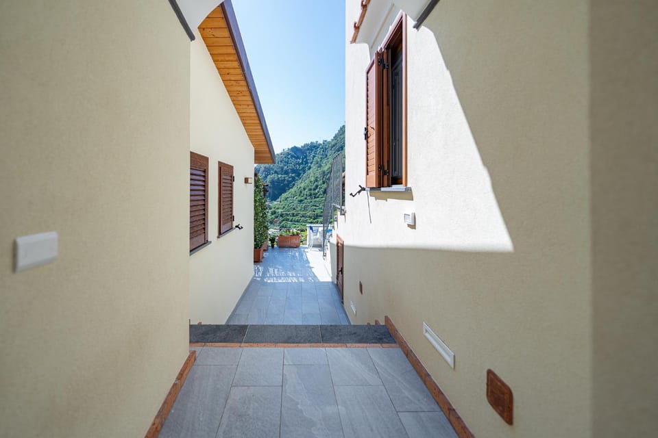 Facade/entrance, Natural landscape