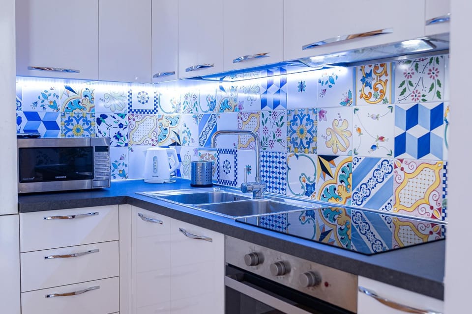 Kitchen or kitchenette, oven, stove