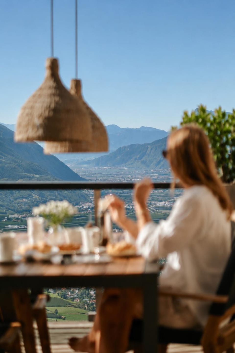 Day, Natural landscape, View (from property/room), Balcony/Terrace, Dining area, Food, Mountain view