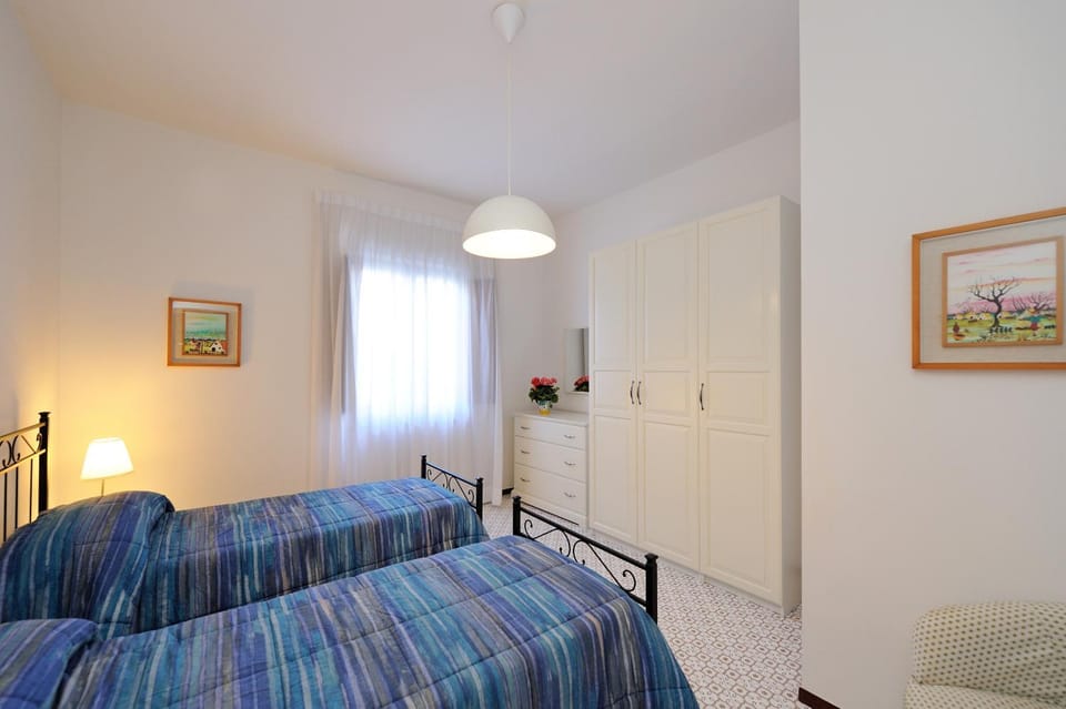 Amalfi Blue FLowers B Apartment in Amalfi