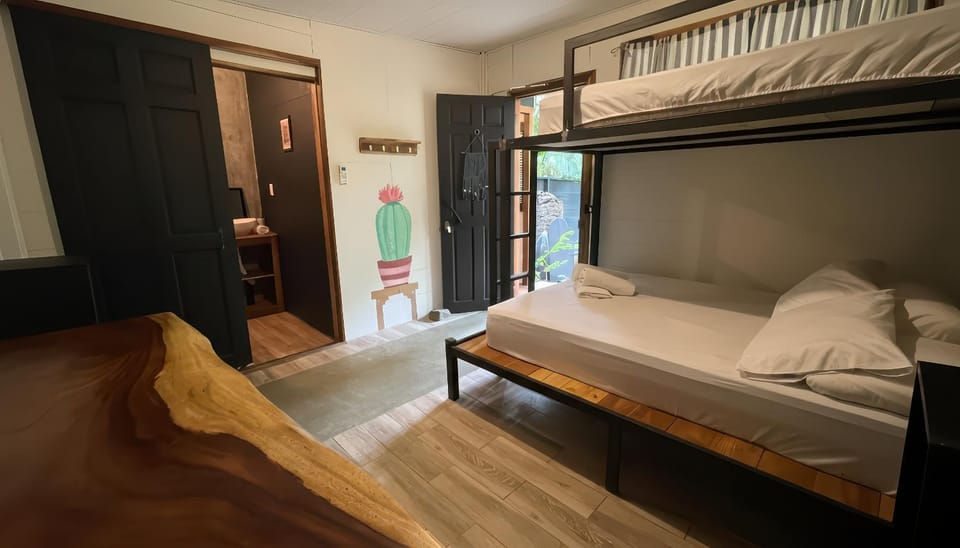 Salty Enthusiasts Share House & Villas Hostel in Santa Teresa Beach
