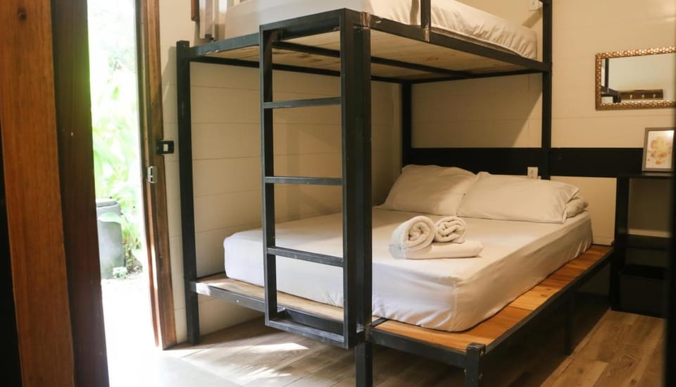 Salty Enthusiasts Share House & Villas Hostel in Santa Teresa Beach