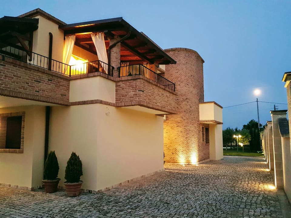 Property building, Balcony/Terrace