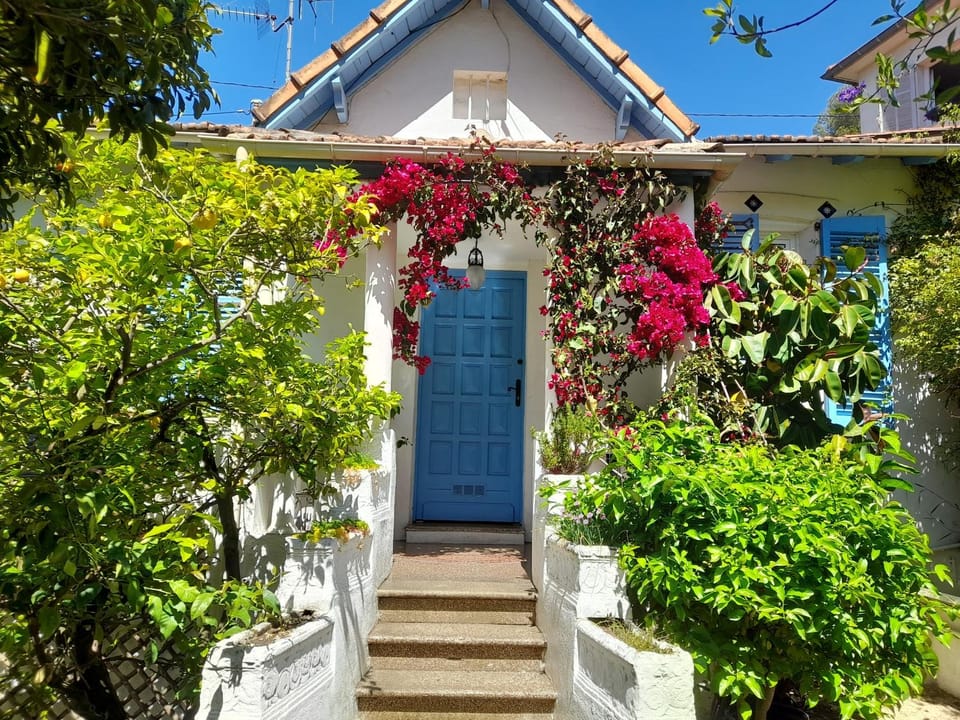Au fil de l eau House in Cannes
