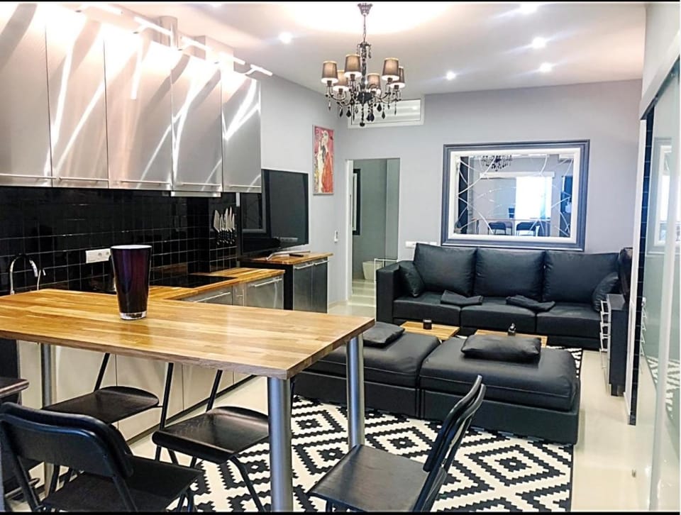 Luxury 3 Bedroom Apartment (Arcadia) Apartment in Odessa
