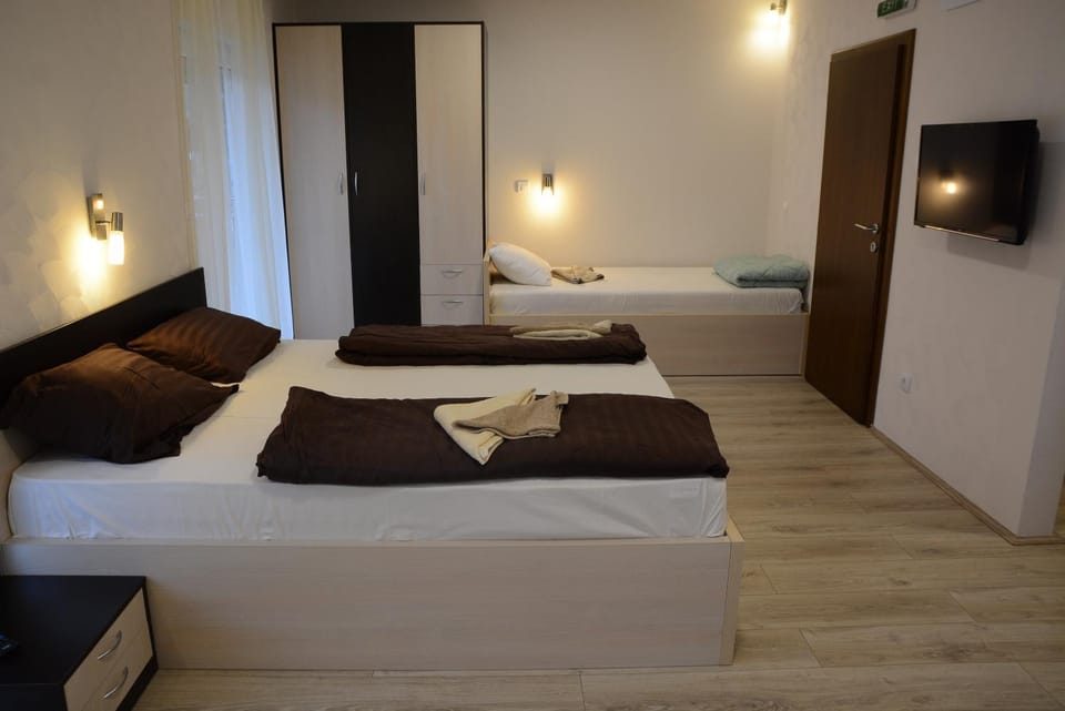 Atomski cvet Atomska banja Gornja Trepča Bed and Breakfast in Serbia